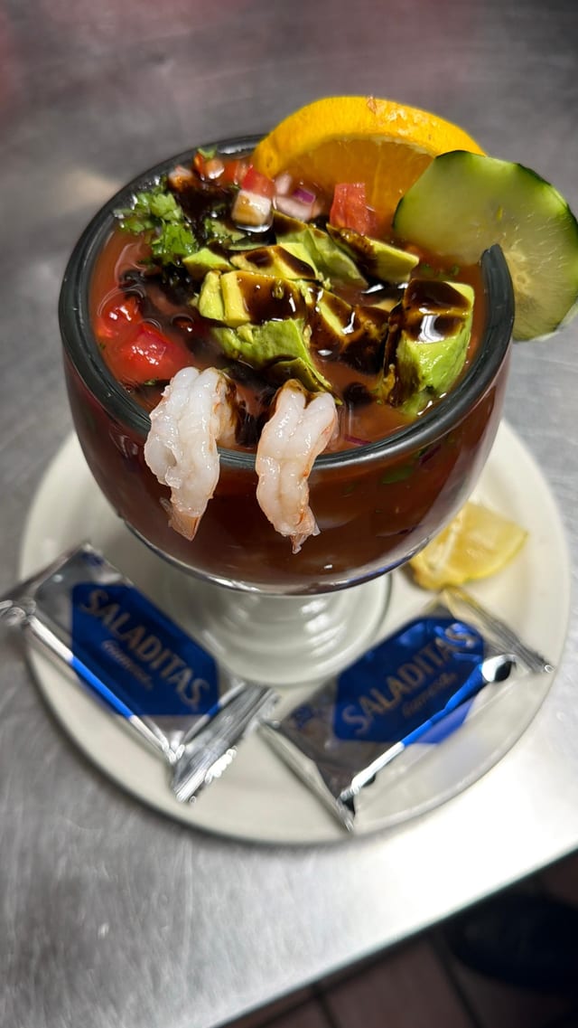 Coctel De Casa Chica / Small.